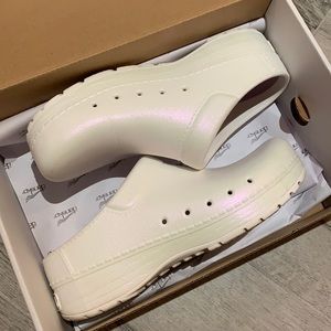 Dansko Kane Molded clogs in Pearl Iridescent